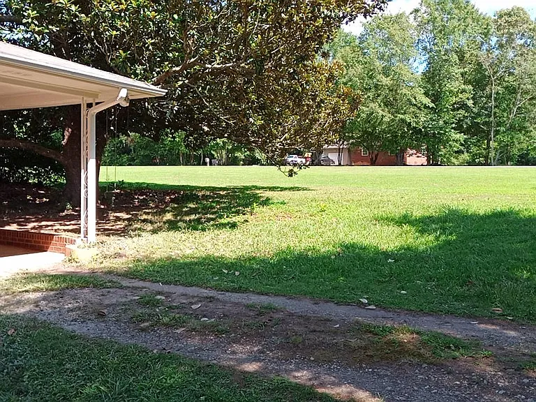 209 Rhoe Cir — Photo 3