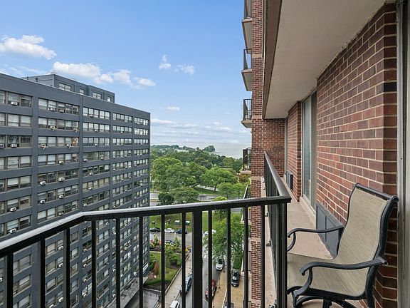 5th image of 4170 N Marine Dr APT 14K