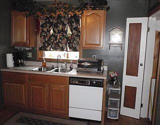 3rd image of 4125 Terrace Ave