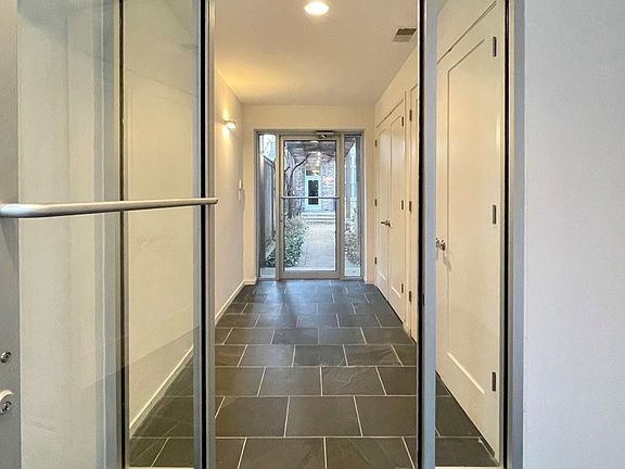 4th image of 4735 S Ellis Ave #1