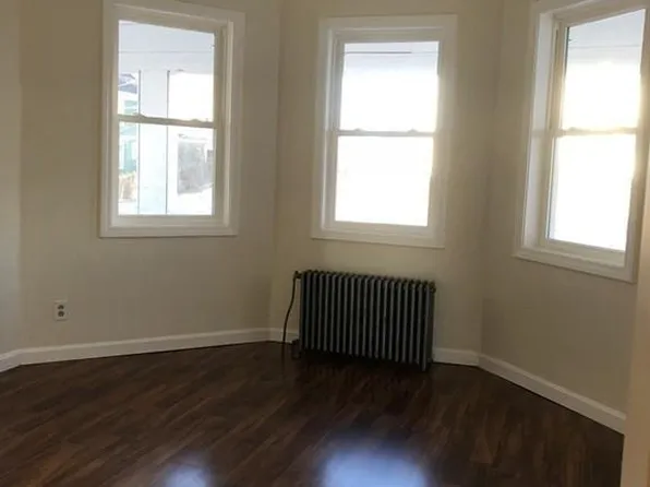 58 Temple St #B, Lowell, MA 01851