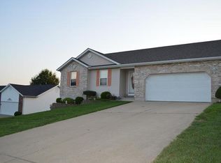 7 Valley Ct, Saint Clair, MO 63077