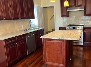 72 Shaw Ave #2, Valley Stream, NY 11580