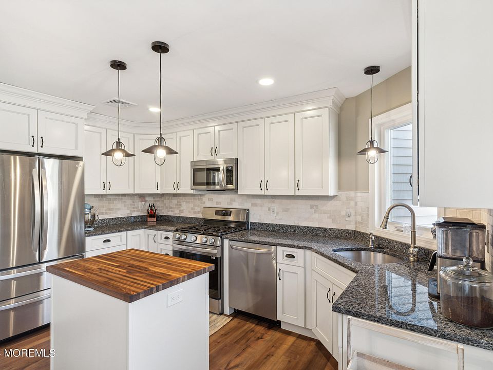1st image of 121 Orchid Court #1201