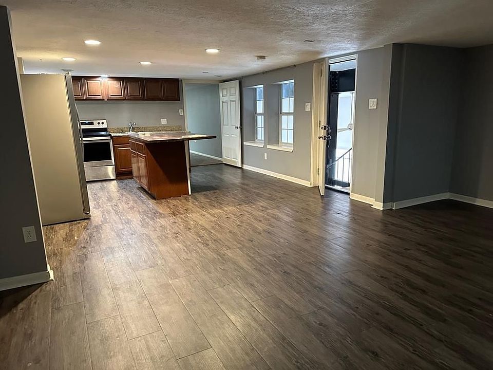 1st image of 400 W Texas Ave Unit 5