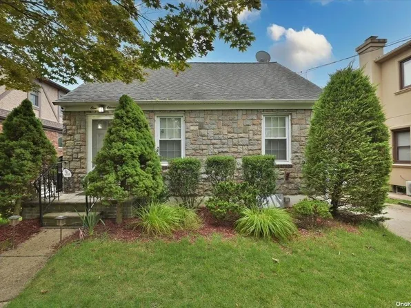 111 Doncaster Road, Malverne, NY 11565