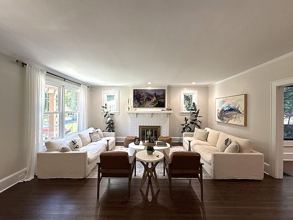 3rd image of 2016 Lombardy Cir