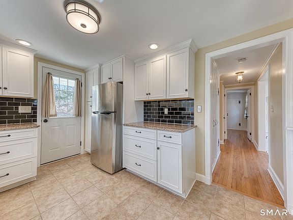 4th image of 612 Broad Way