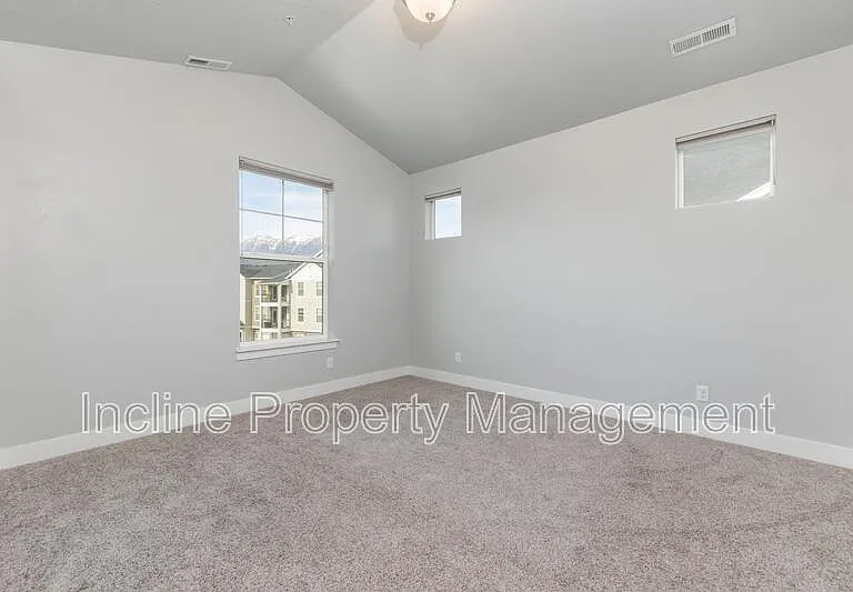 654 N Emery Ln — Photo 11