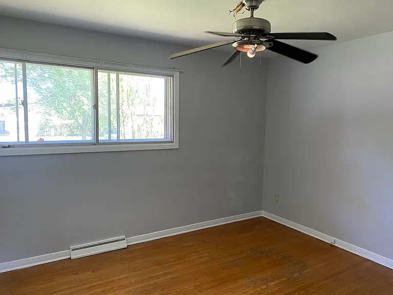 16 Victor Blvd #UPPER — Photo 32