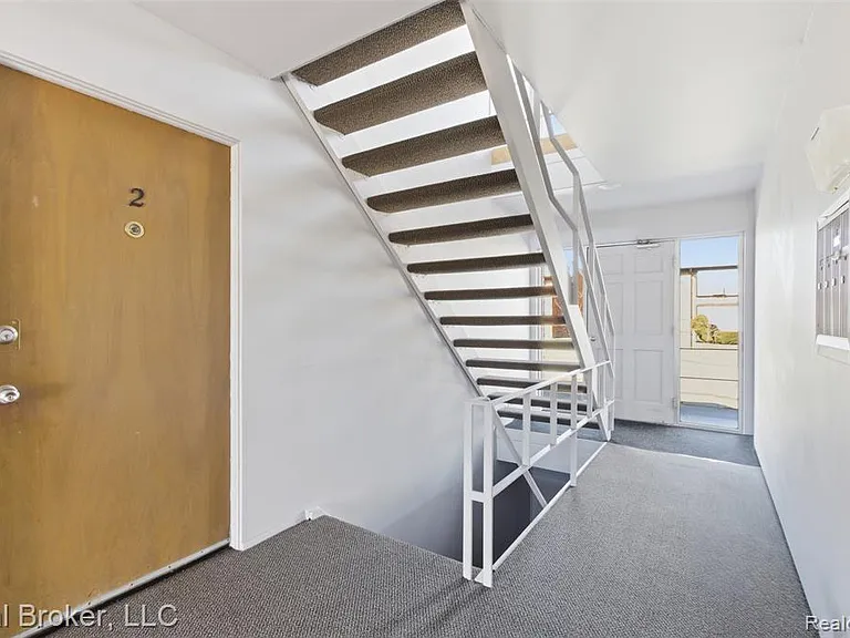 4840 Briarwood Ave #2 — Photo 2