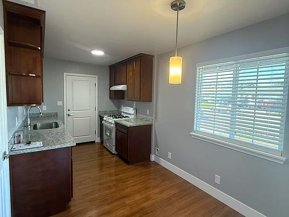 4th image of 5901 Ortega St #1