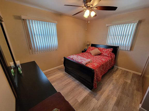 4th image of 2217 Schuyler Dr