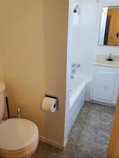 430 Robinson Ave — Photo 10