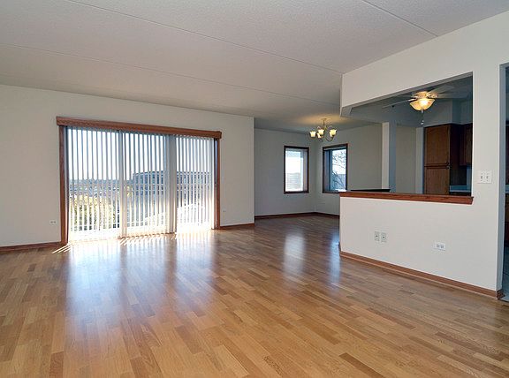 3rd image of 395 Graceland Ave Unit 503