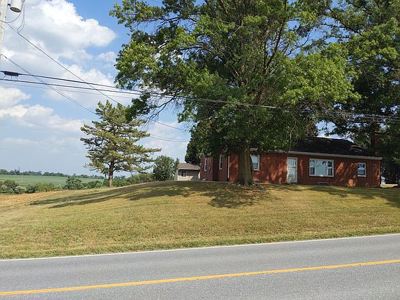 2nd image of 903 Breneman Rd