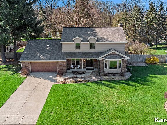 3rd image of 7668 Apple Hill Ct SE