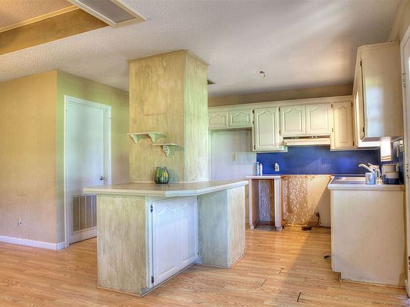 4th image of 671 Howard Teel Cir