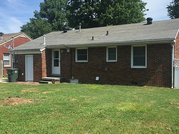 3rd image of 606 Suffolk Dr