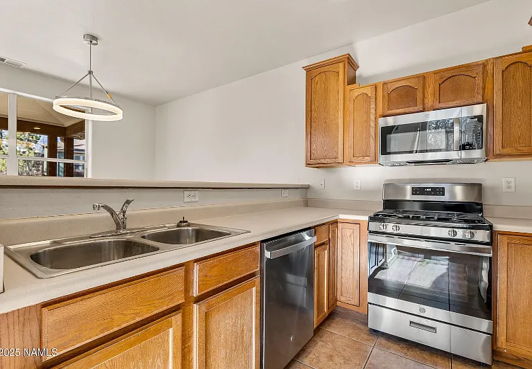 1326 E Trevor Way — Photo 22