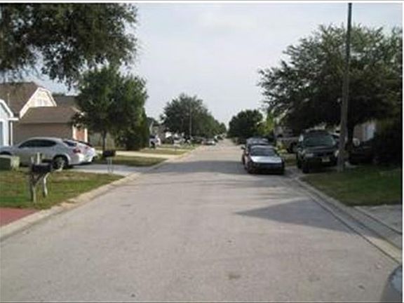 5th image of 437 Rollins Dr