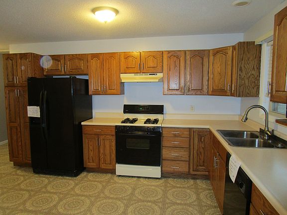 3rd image of 1508 Brittany Ln
