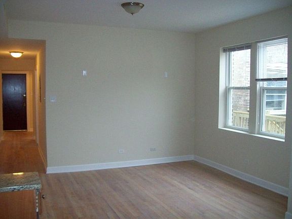 3rd image of 3242-3248 W Wellington Ave #3-3248