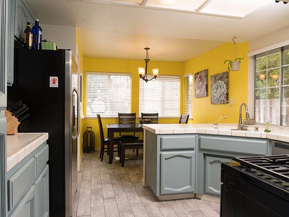 4th image of 8131 Montevina Dr