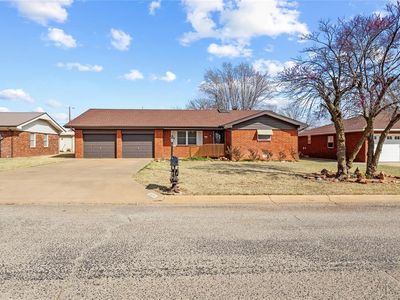 824 N Hunt Ave, Hydro, OK, 73048