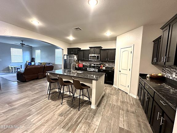 3rd image of 6728 La Puesta Dr