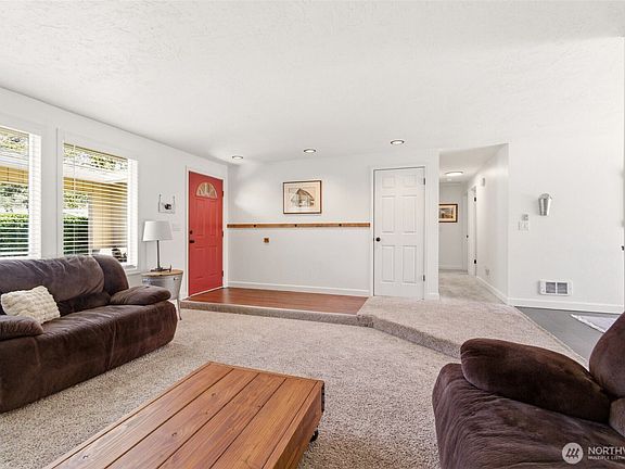 5th image of 6 dove Street