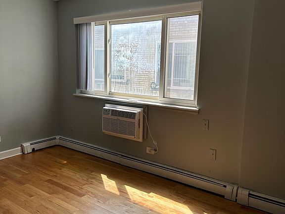 4th image of 663-409 W Grace St