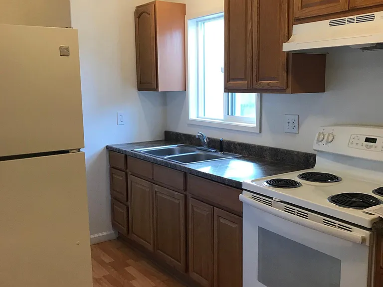 3486 Lakeshore Blvd #5 — Photo 6