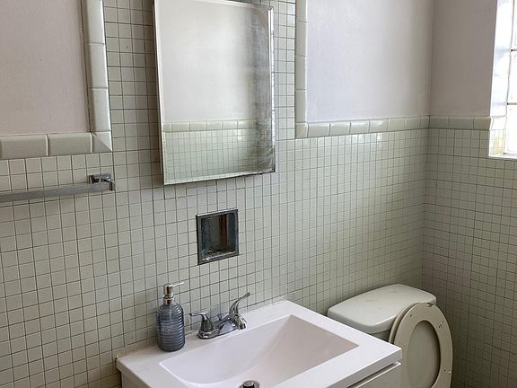 2nd image of 308 161st St