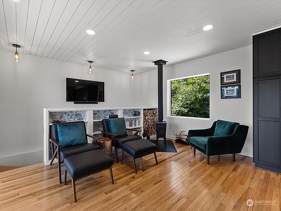 4th image of 4728 Darlington Lane