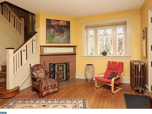 4th image of 614 Leverington Ave