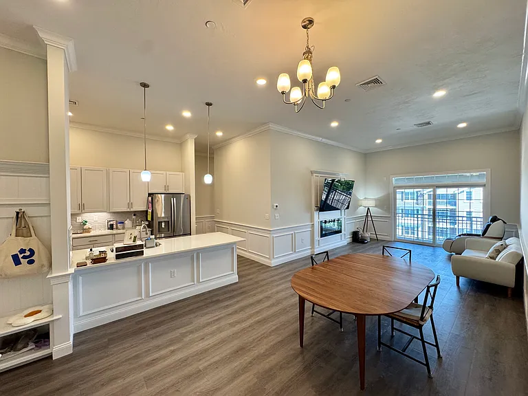 320 Middlesex Ave #D-405 — Photo 10