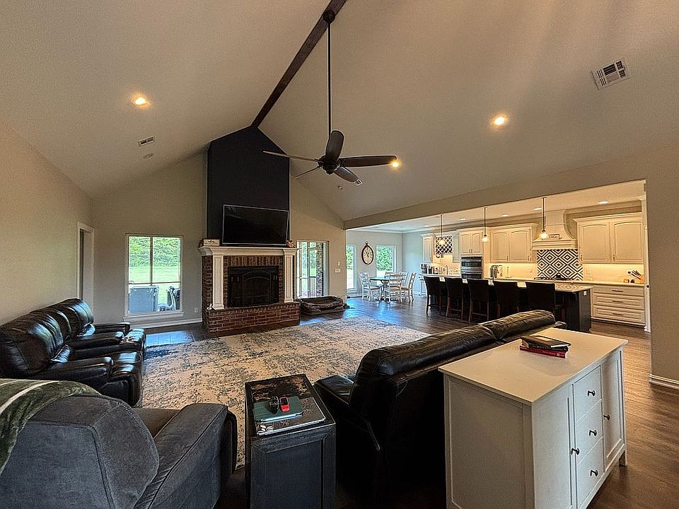 Open Living Rm w/Fireplace