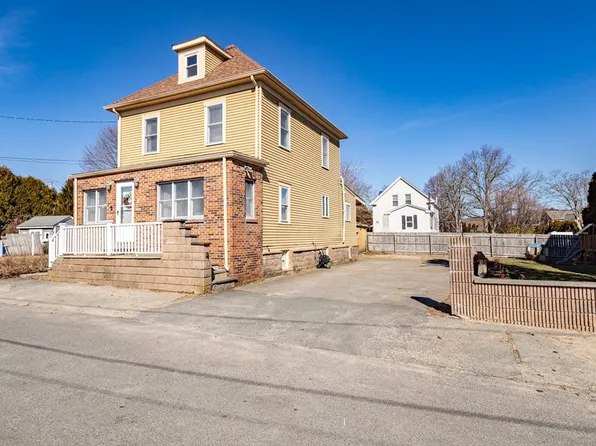 4 Page St, Fairhaven, MA 02719