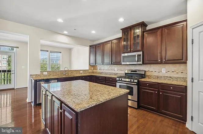 22607 Winding Woods Way — Photo 3