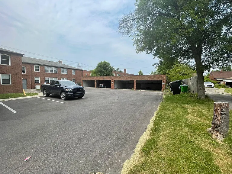 2027 Warrensville Center Rd #4 — Photo 14