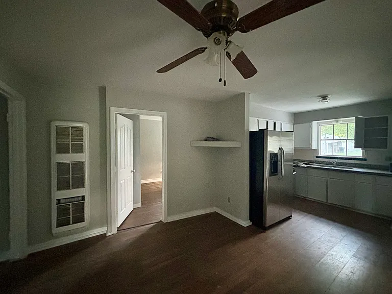 10214 Cheeves Dr — Photo 6