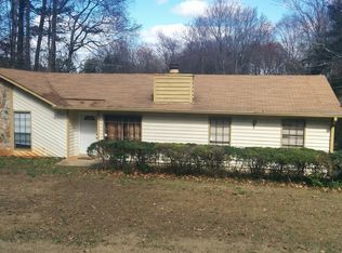 1526 Country Downs Dr, Norcross, GA 30093