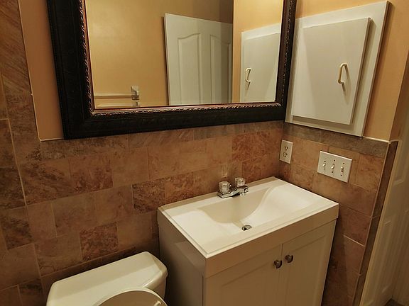 2nd image of 3273 NE 25th Ave