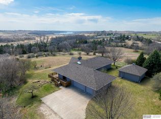 9525 Pawnee Rd, Omaha, NE 68122