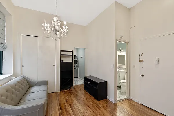 Rented by Keller Williams NYC | media 15