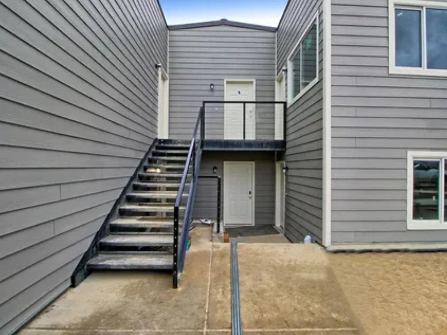 109 Anna Courta beautifully renovated apartment community, offers peaceful living on the south ed... — Photo 2