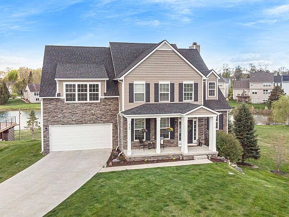 3rd image of 8560 Parkridge Dr