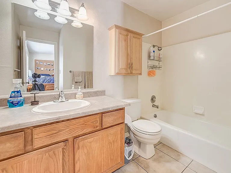 725 N 800 E #11 — Photo 9