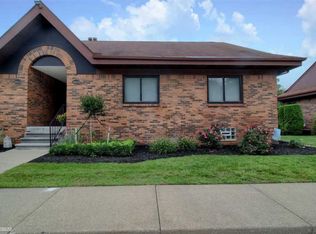 38659 Harrison Creek Ct, Harrison Township, MI 48045